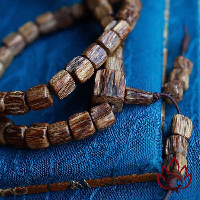 Vòng Trầm Hương 108 Hạt | 6 Ly | Trầm kiến Tự Nhiên